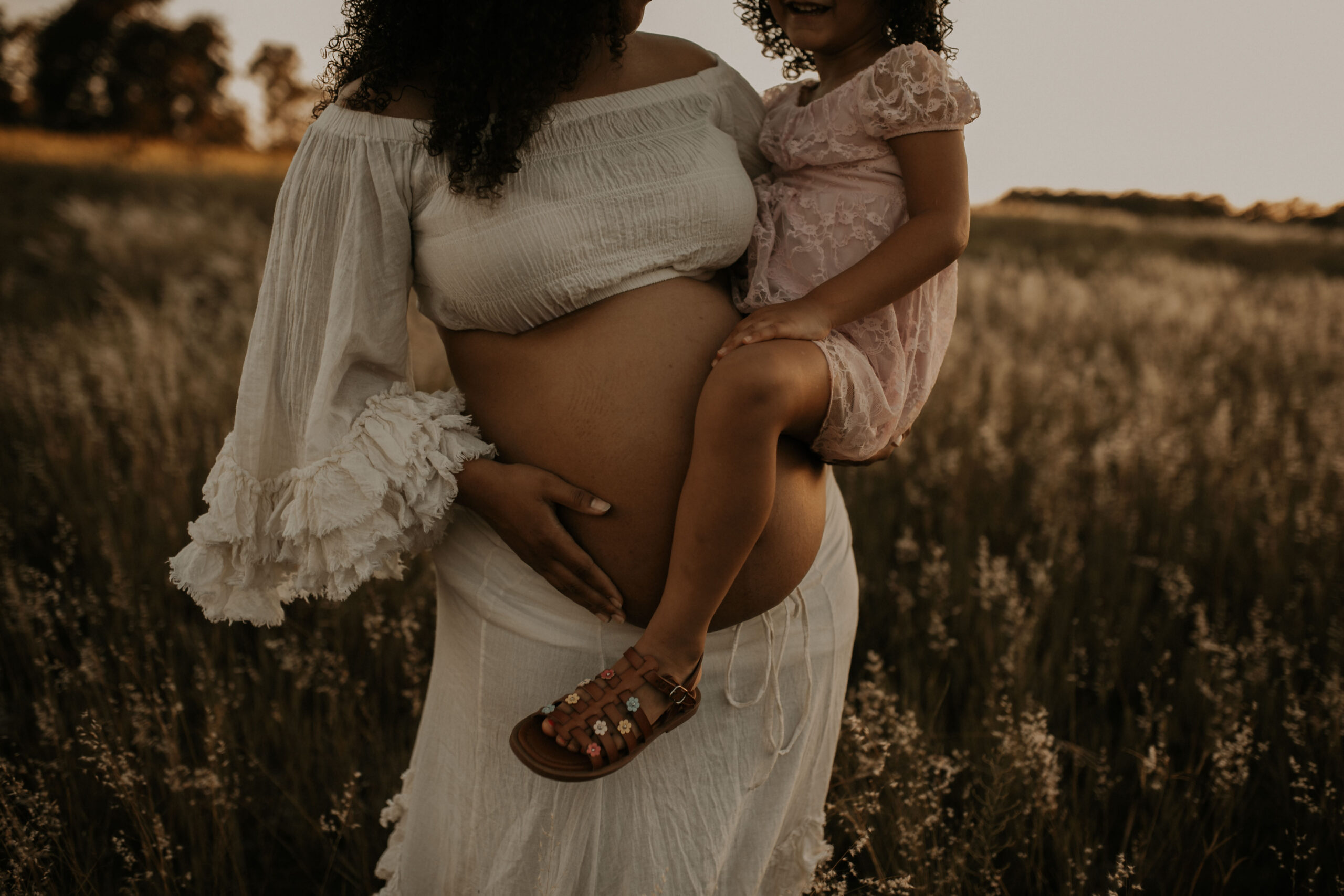 Expecting mother during an outdoor maternity photography session in Ocala, Florida